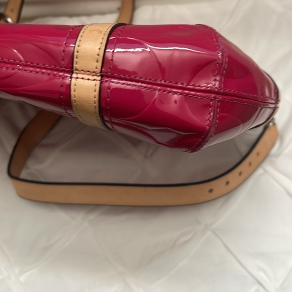 Coach - Picture 5 of 8